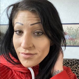 Meet your Posher, Holly